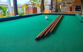 Casa com Lareira e Piscina - Varanda Incrível